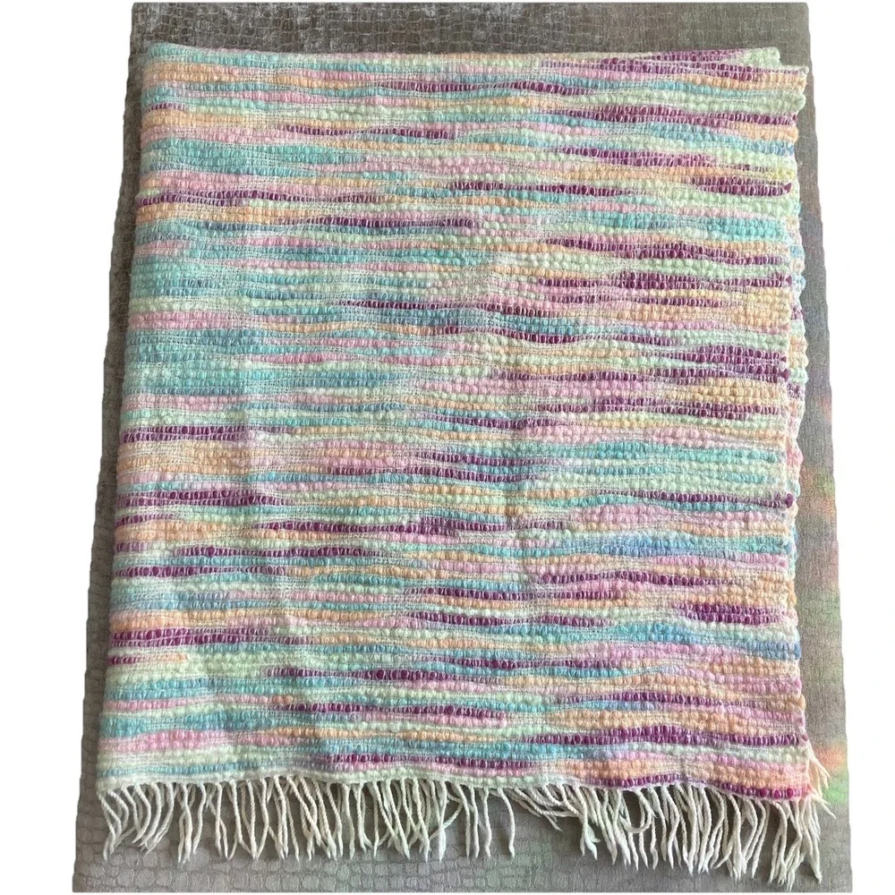 100% Wool Handmade Rag Rug w/ Fringe 52.7